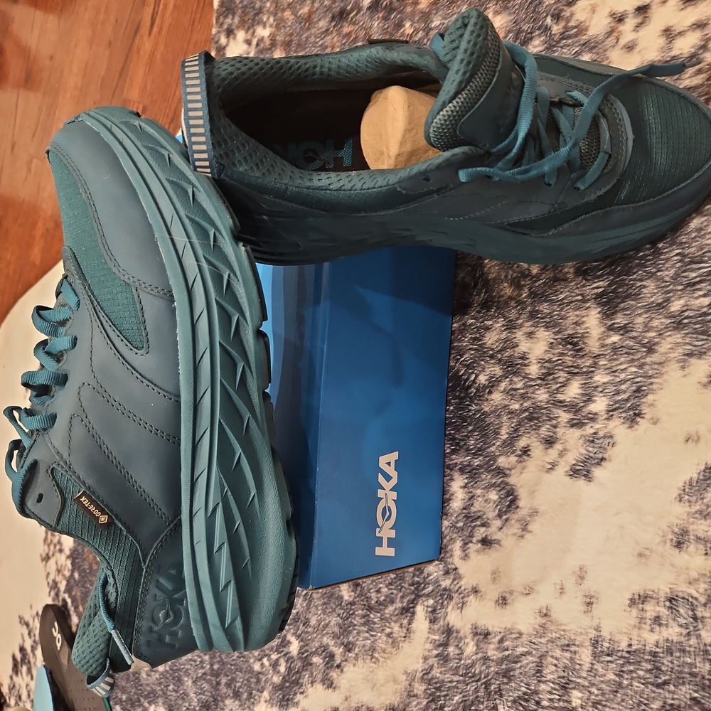 Brand new 10.5 W.  Hoka one U bondi L GTX